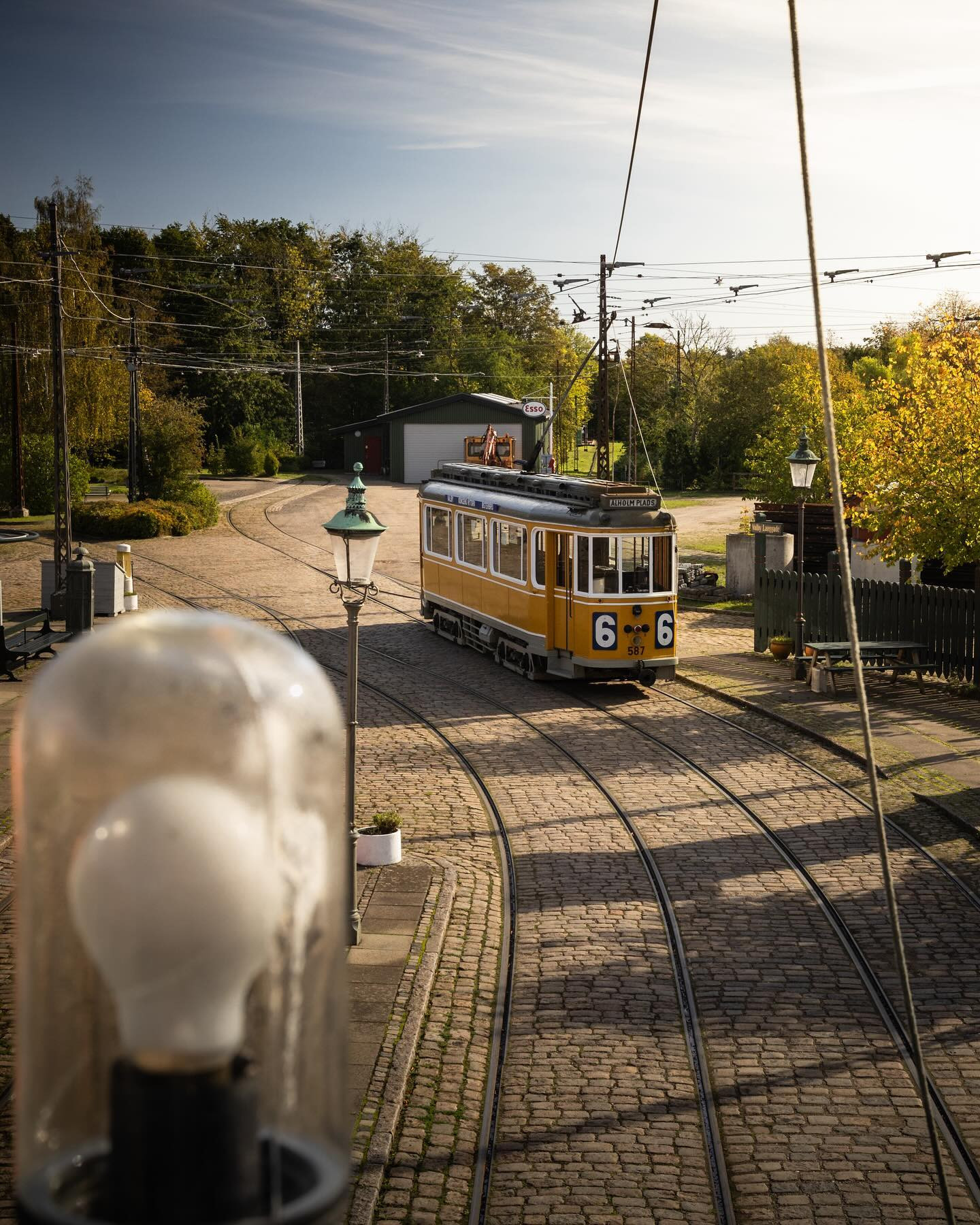 @sporvejsmuseet is a pretty impressive place. 100+ volunteers rescue, repair and run trams as old as from 1900 on two kilometers of track. #canoneosr6markii #eosr6markii #sigma24105art #tram #trolley #streetcar